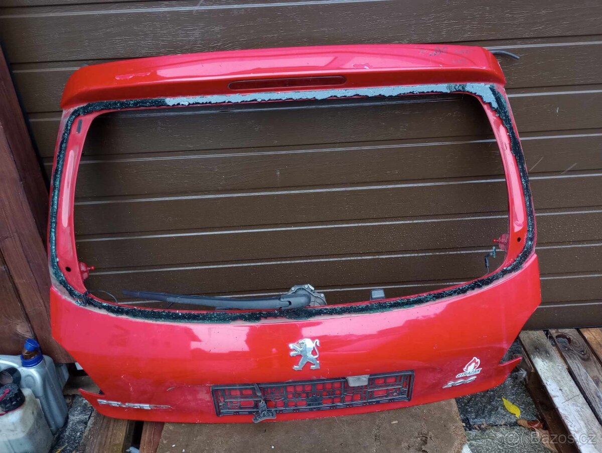 Peugeot 206 -víko kufru, 5.dveře červené - 2