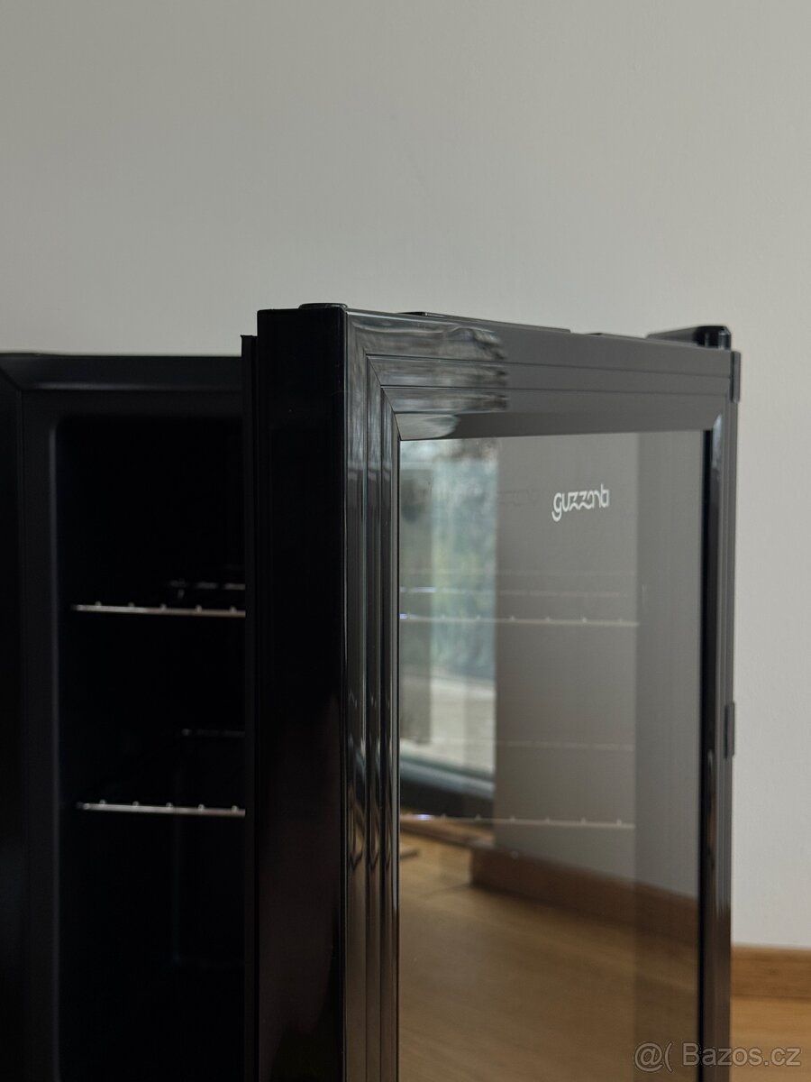 Guzzanti mini lednice s prosklenými dvermi - jako nova - 2