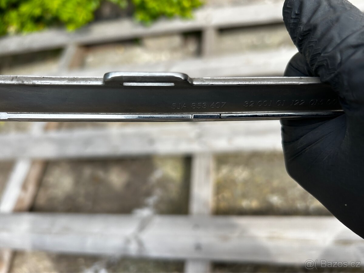 Chromoví rámeček Škoda Rapid - 2