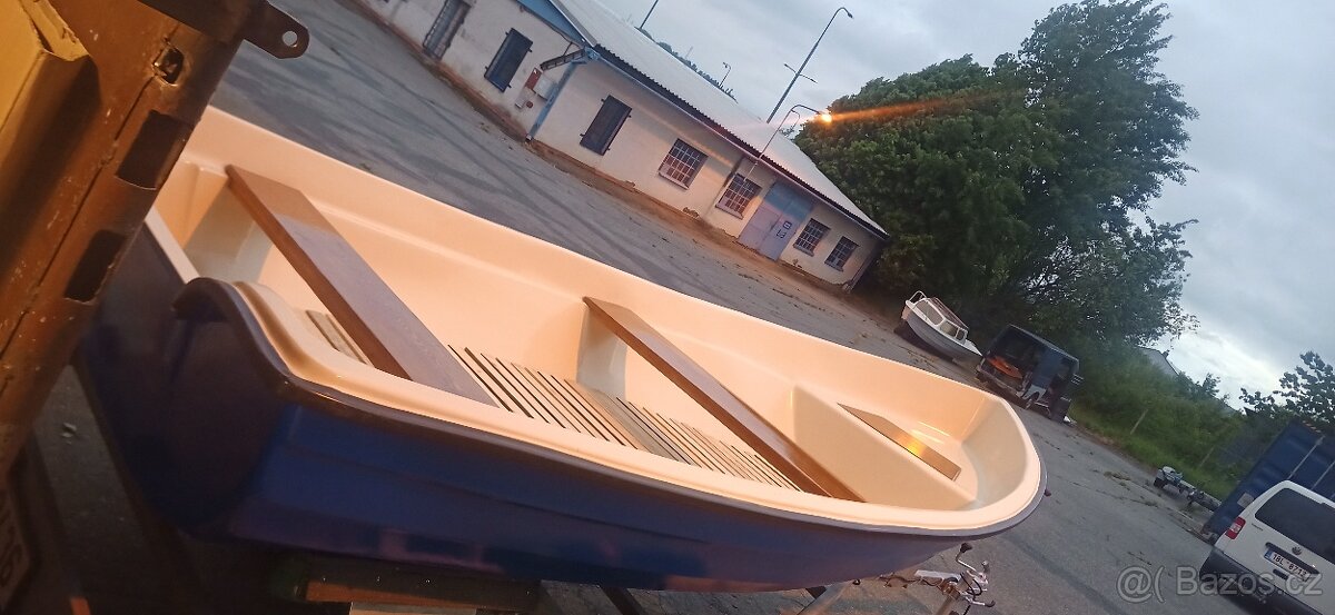 Laminátová pramice, loď,vesla,bimini - 2