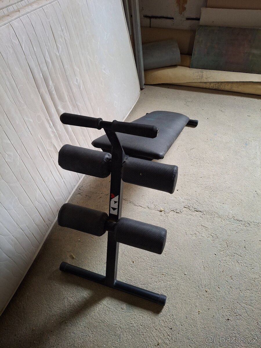 Šikmá posilovací lavice - 2