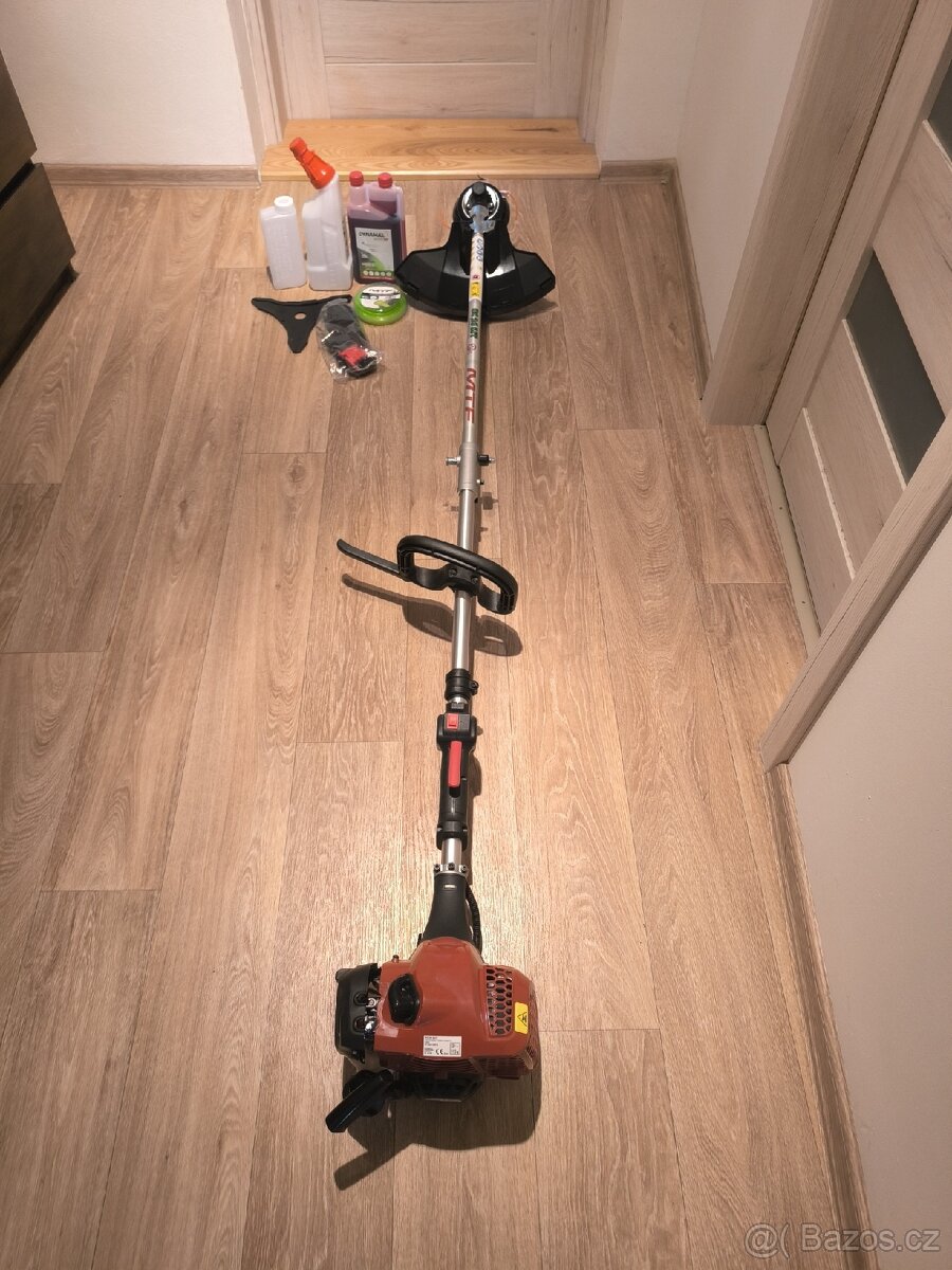 Benzínový křovinořez - 2