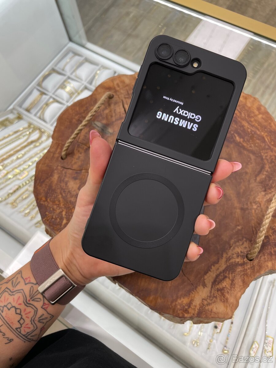 Samsung Galaxy Z Flip 6 - 2