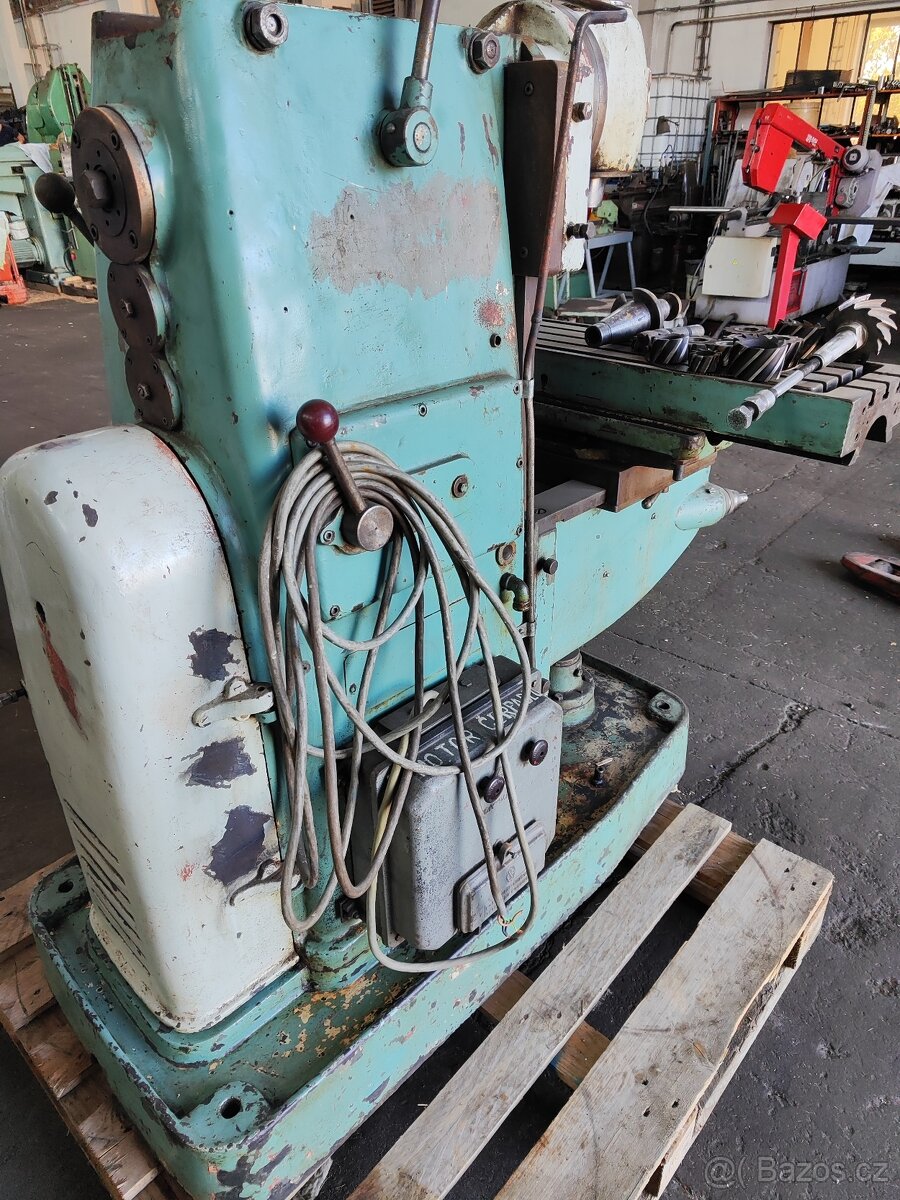 Frézka univerzální - 2