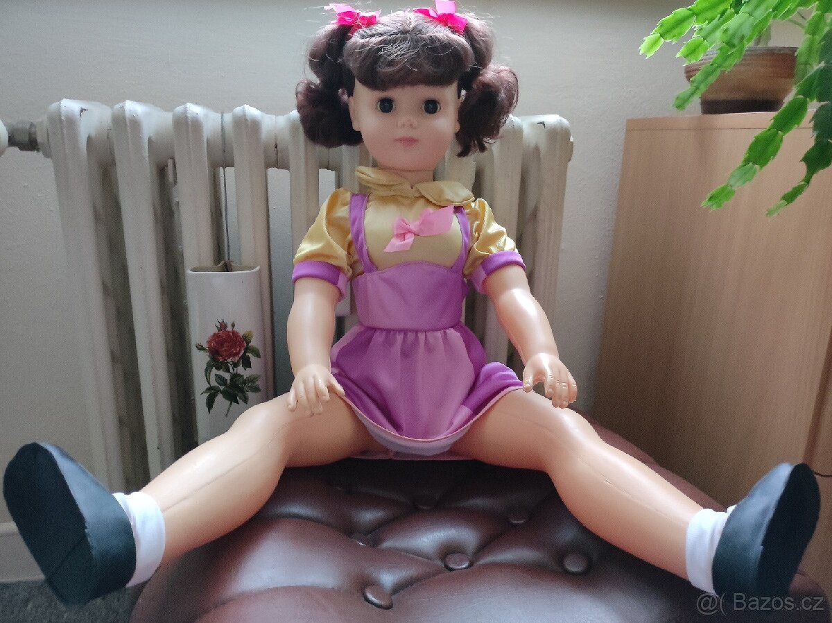 Chodící panenka Daisy - 2