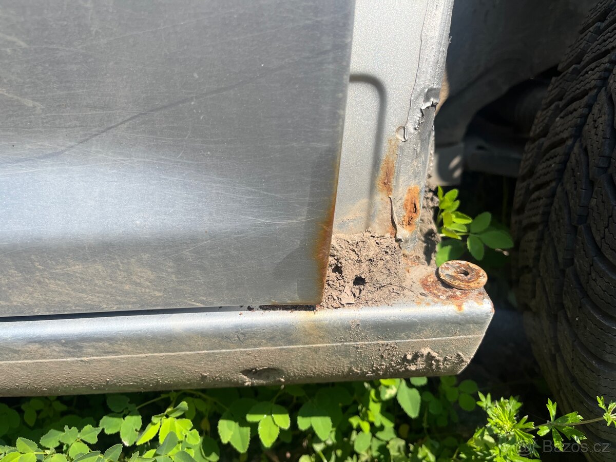 Dveře Vw caddy pravé přední . - 2