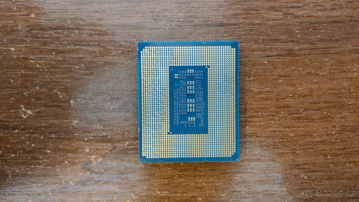Intel Core i7-12700KF (12C/20T) - 2