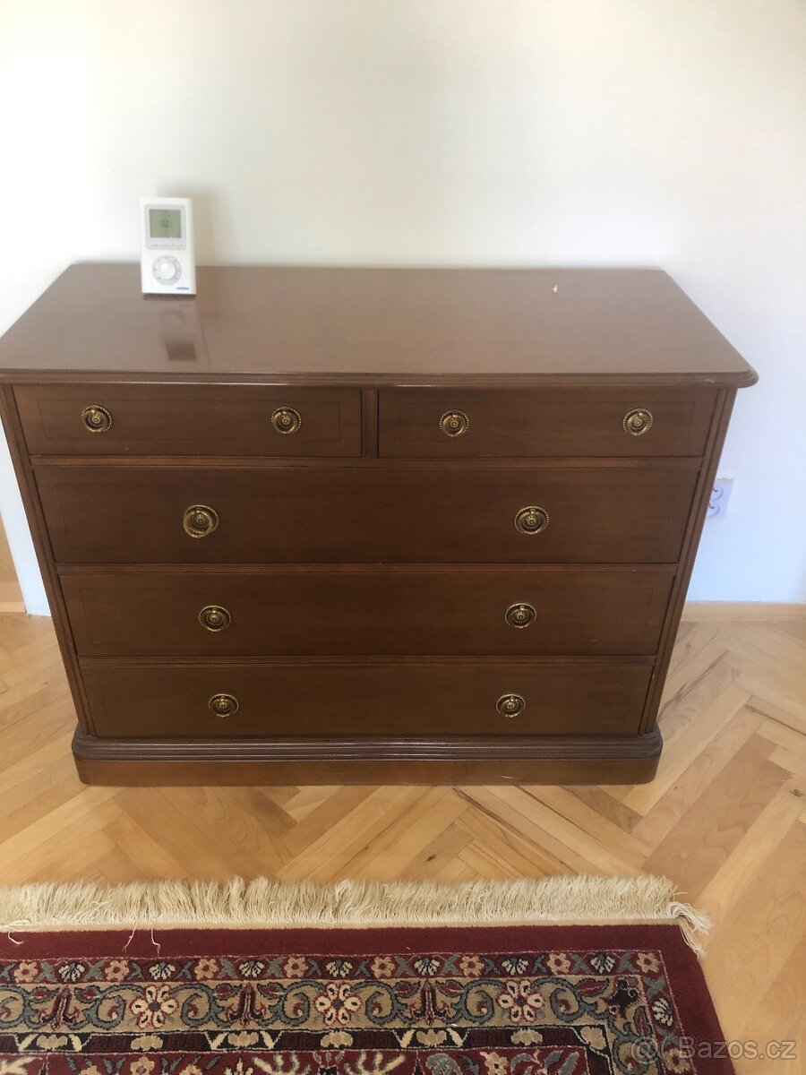 Komoda - 2