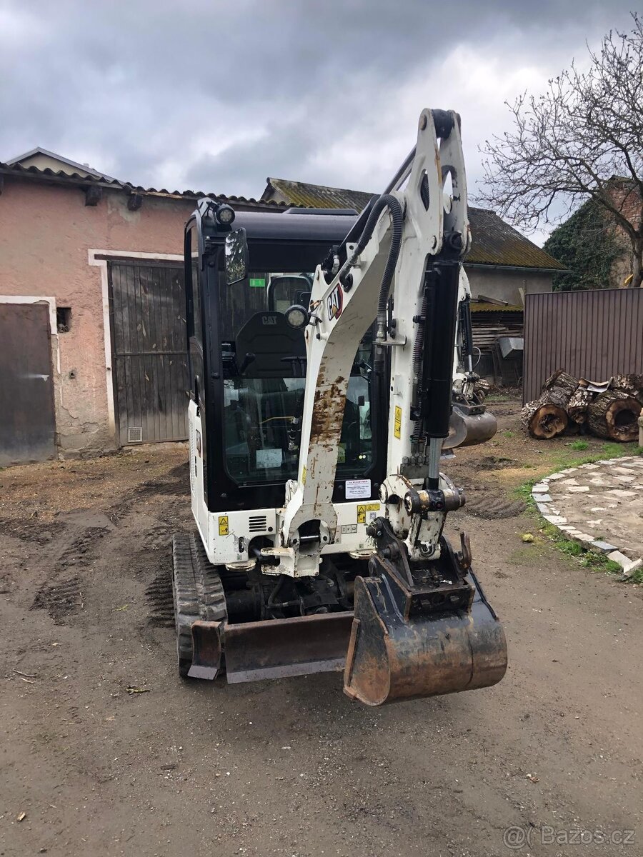 Caterpillar CAT 301.8 - 2