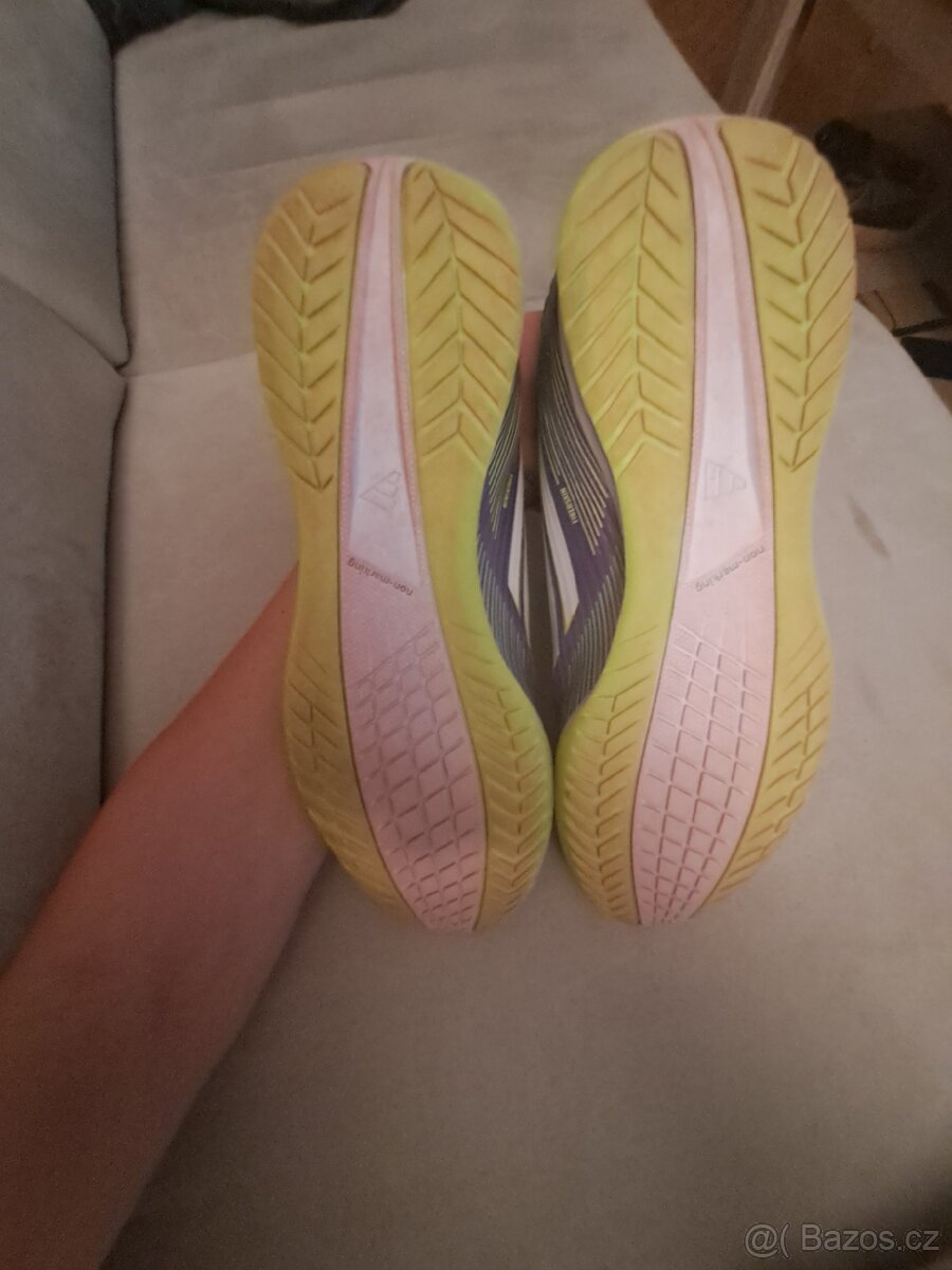 sálovky značky adidas - 2