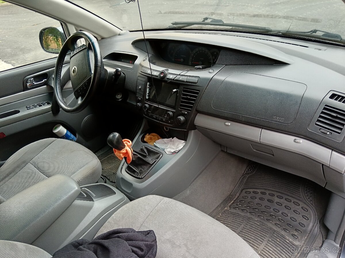 SsangYong Rodius - 2