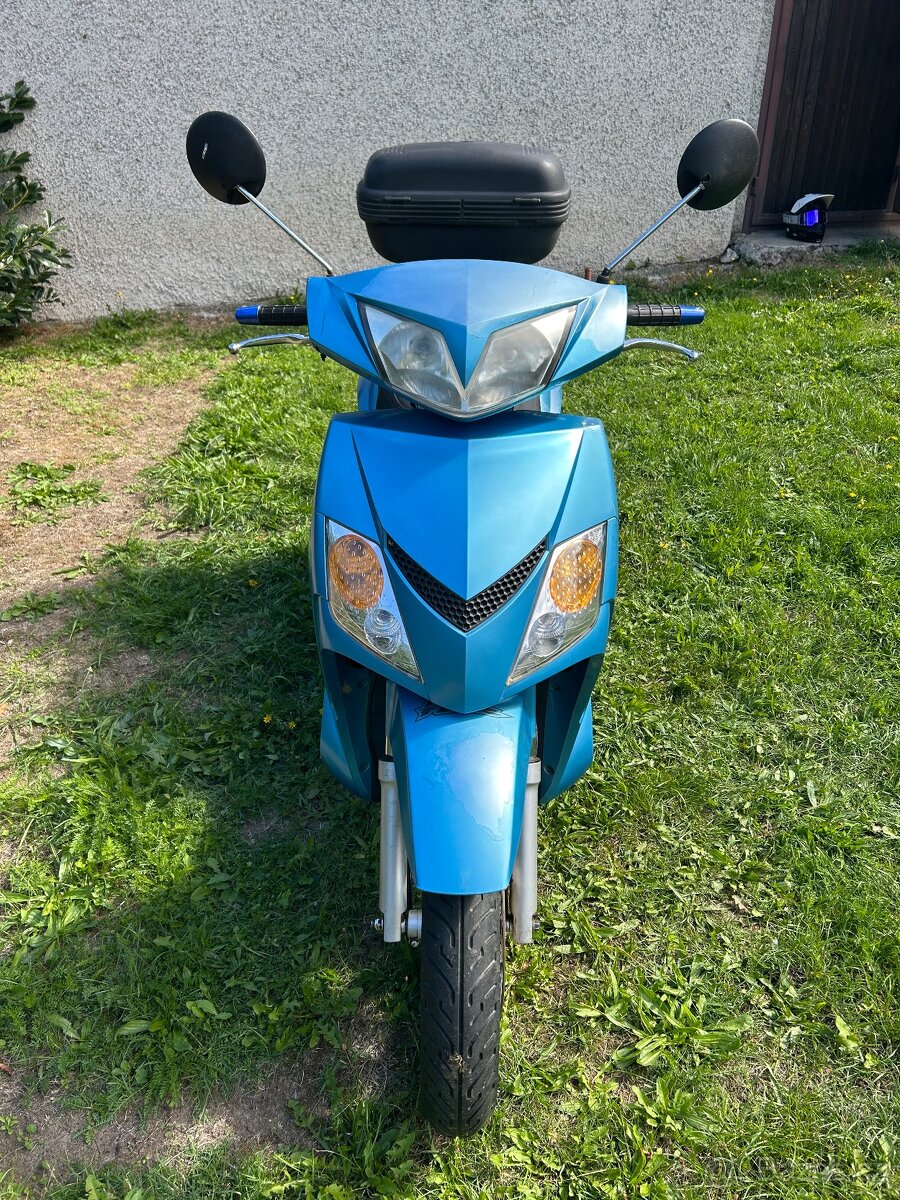 Skůtr Locin - 2
