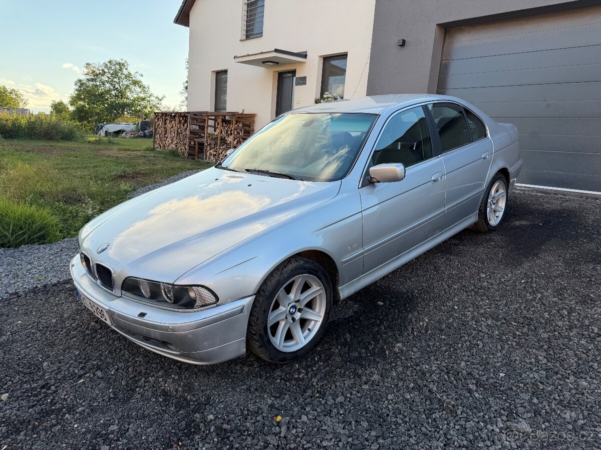 BMW E39 530i manuál sedan - 2