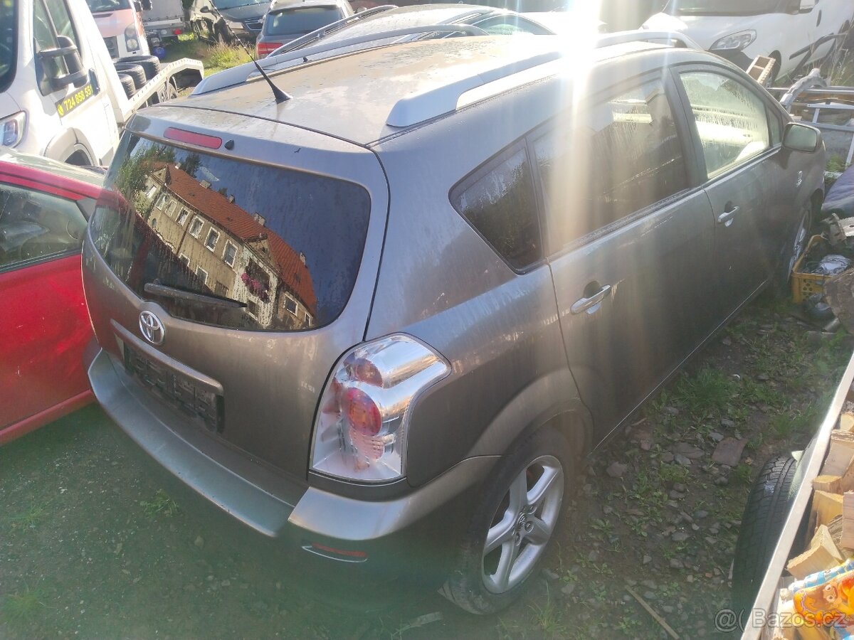 Toyota Corolla verzo - 2