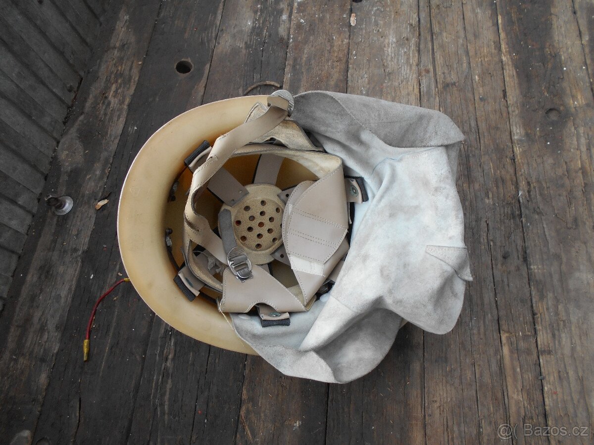 Hasičská přilba - 2