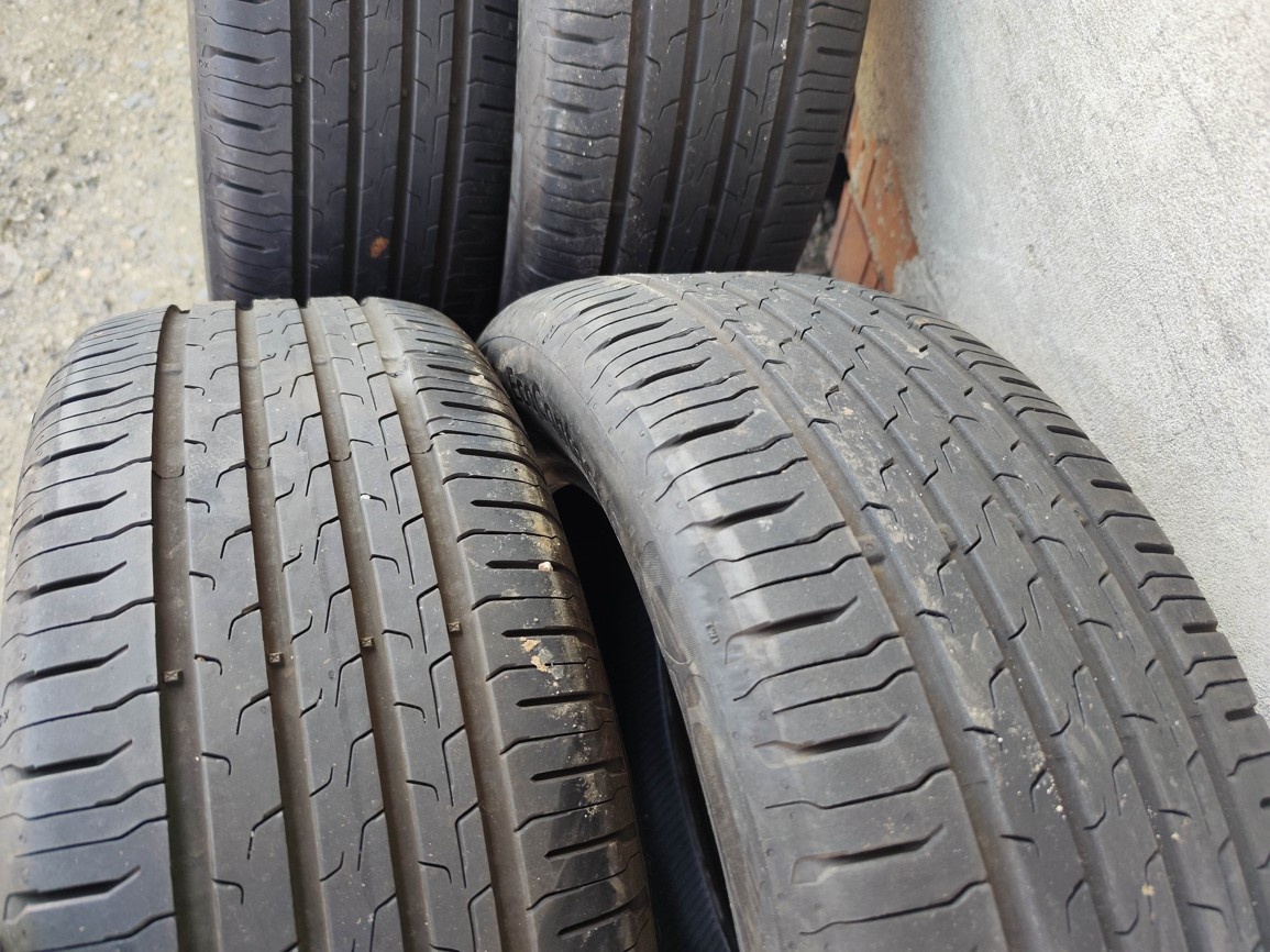 17"zánovní letní pneu Ćontinental 215/55/17 6000Kč/4ks - 2