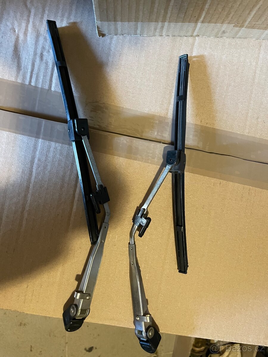 Stěrače světel Lada 2104 - 2