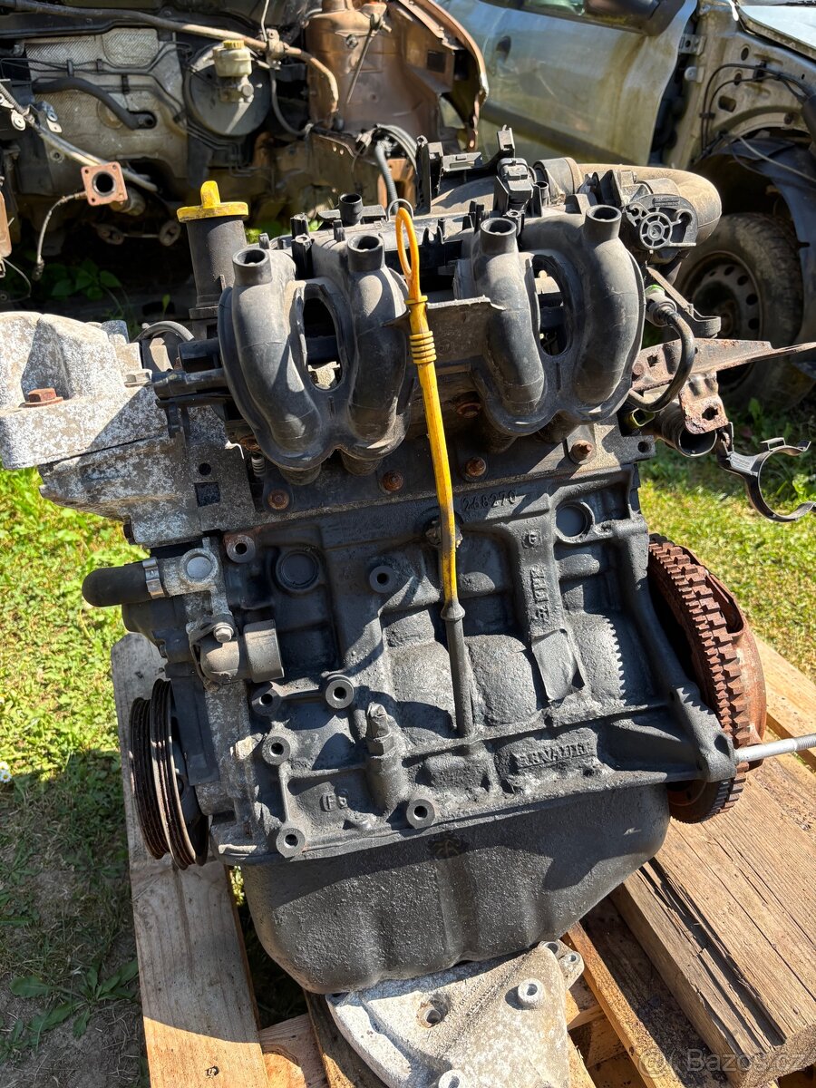 Renault Clio 2 Motor 1.2i 8v najeto 100tis - 2