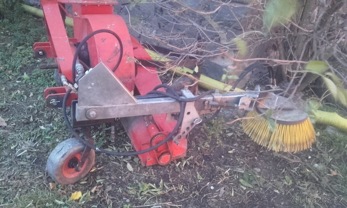 Vysavač listí na malotraktor - 2
