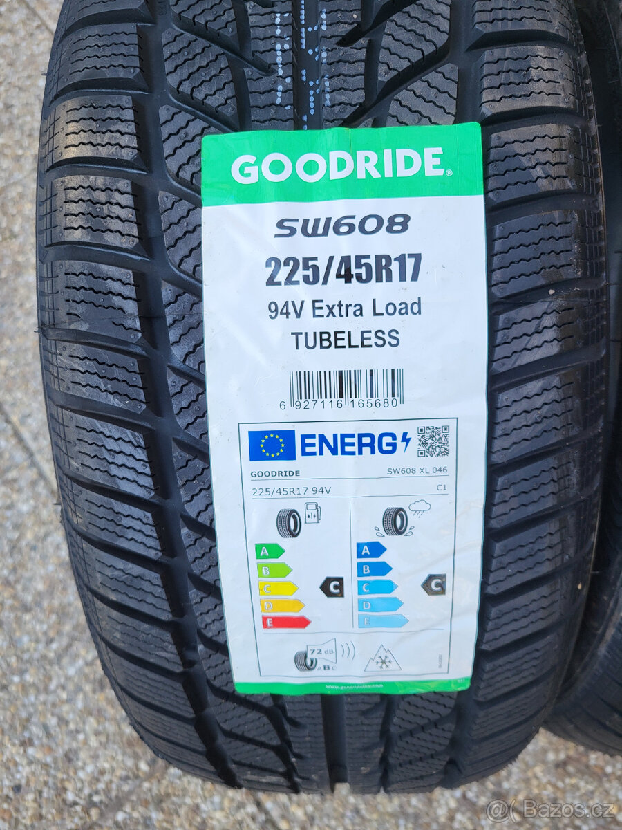 Zimní pneu 225/45 17 - 2
