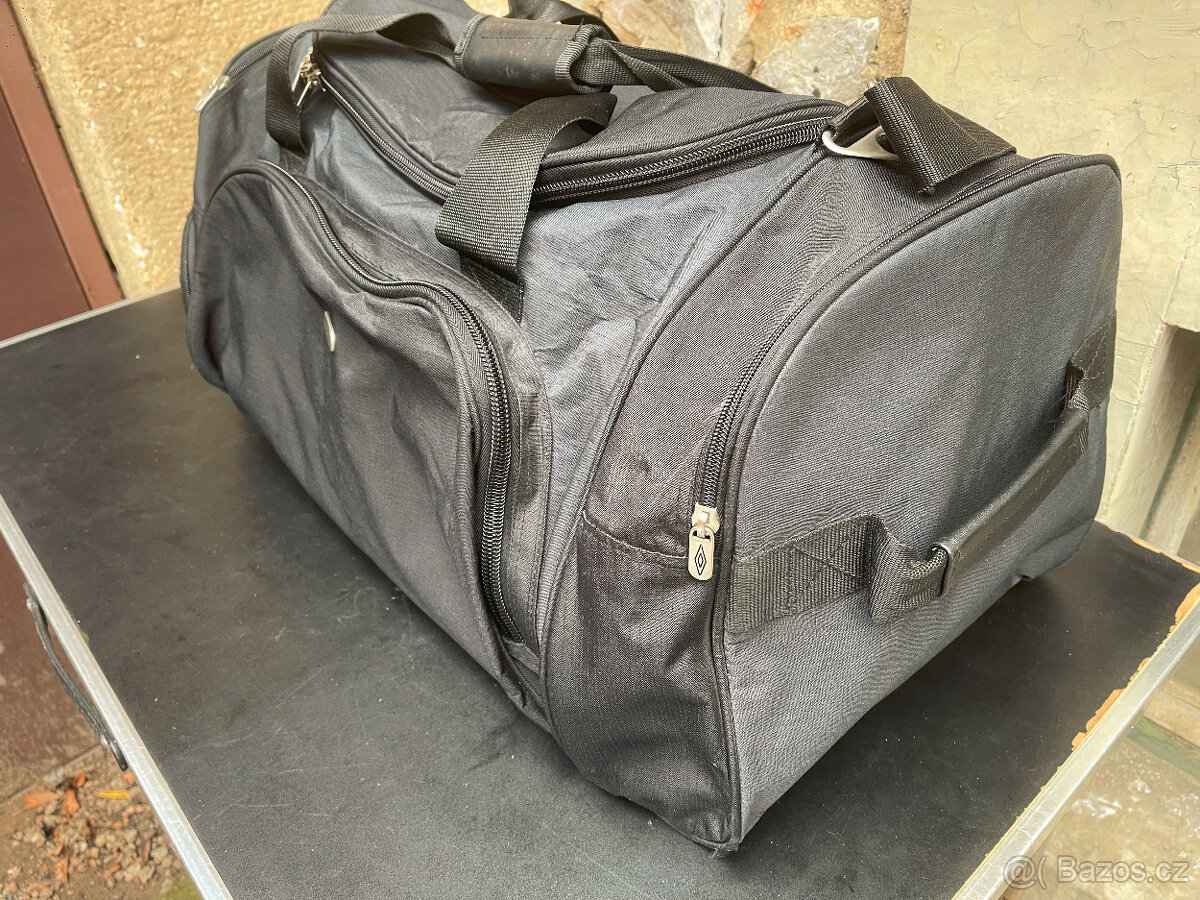 Umbro, taška se 2 kolečkami 70x35x30cm - 2