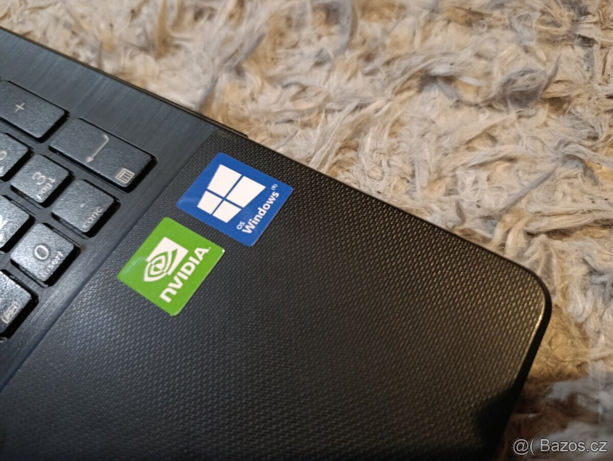 Asus Core i7 / SSD Intel / HDMI / Nvidia GT dve grafiky - 2