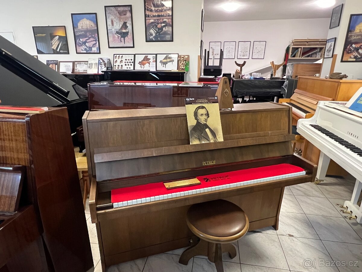 Petrof 105 se zárukou 2 roky dopravou 100 km. - 2