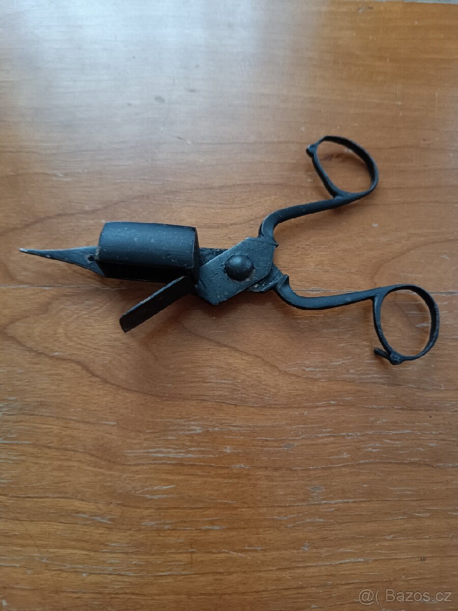 STAROŽITNÉ NŮŽKY ZVANÉ KRATIKNOT - 2