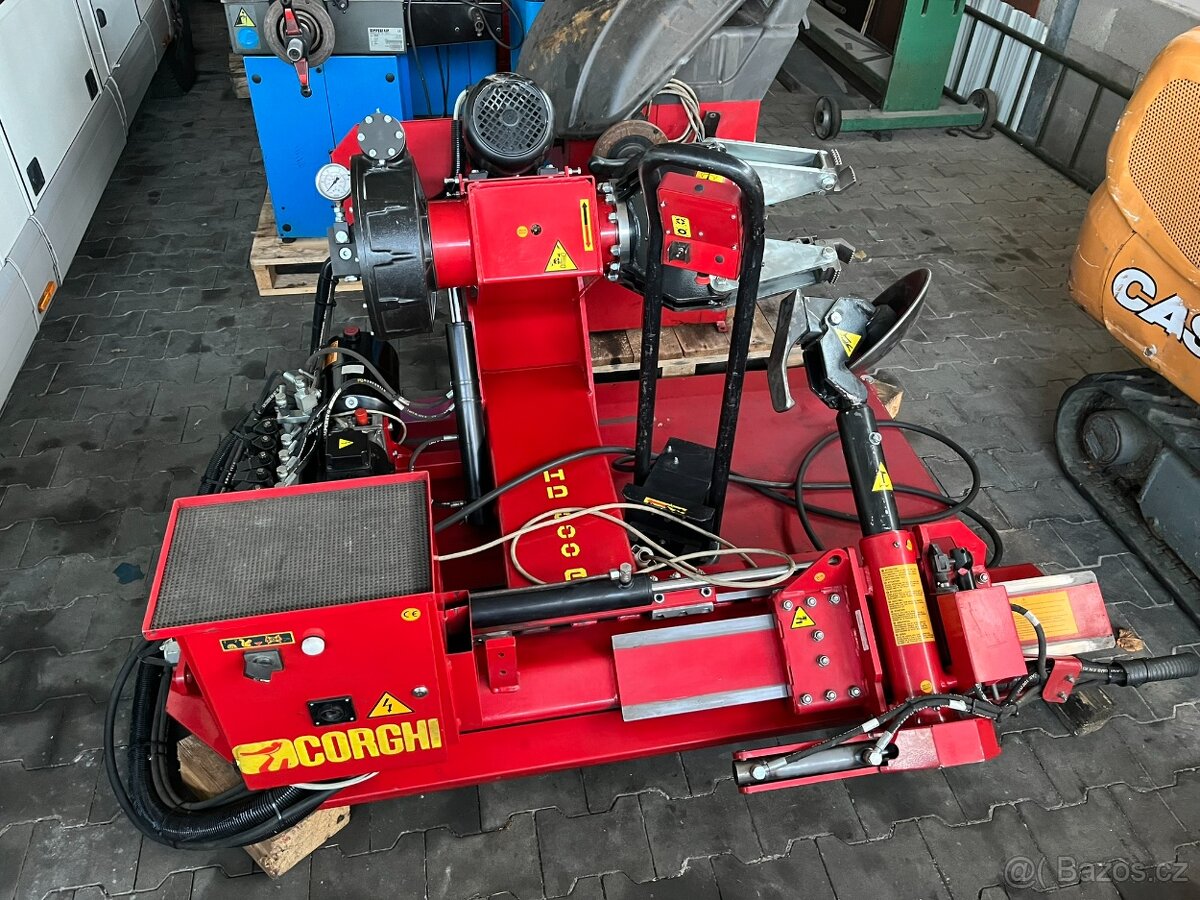 Nákladní zouvačka Corghi HD 800A - 2