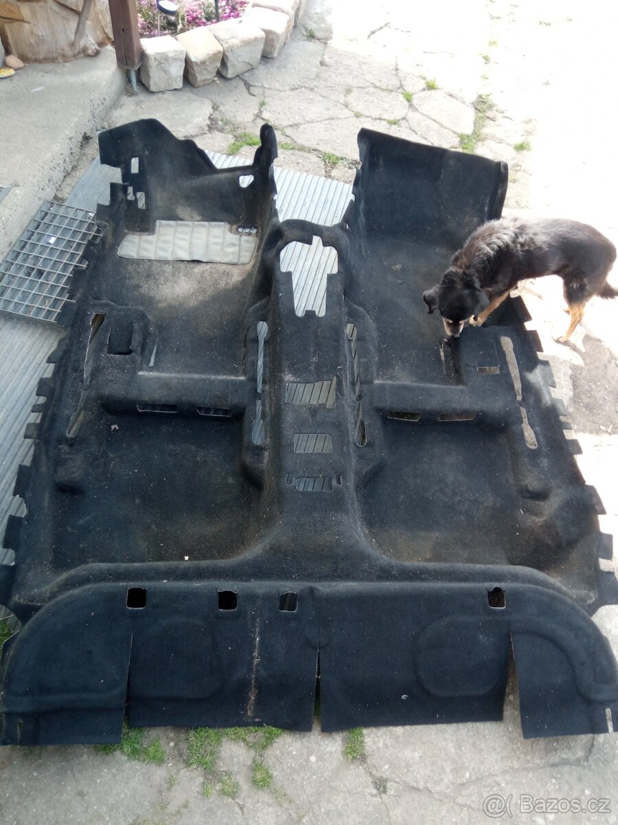 Servořízení škoda Octavia 2 , koberec, bufik - 2