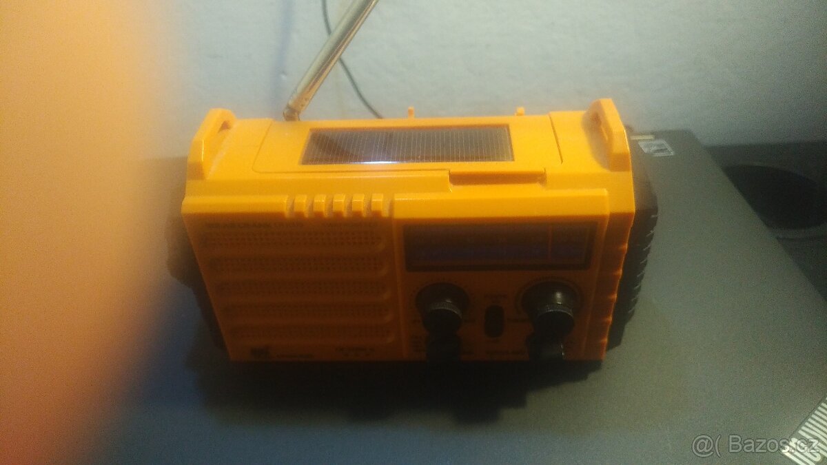Prodám rádio se světlem, solárním dobíjením - 2