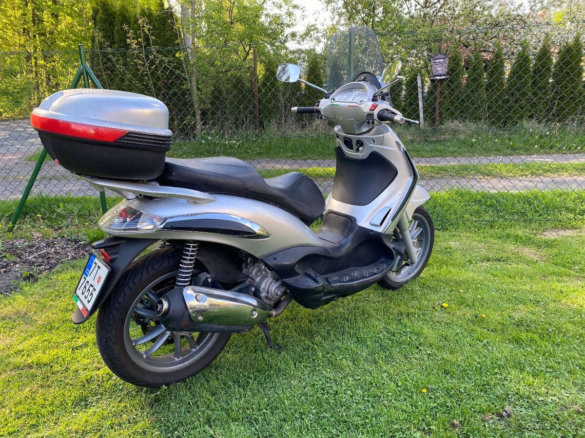 Piaggio Beverly 250ie Tourer - 2