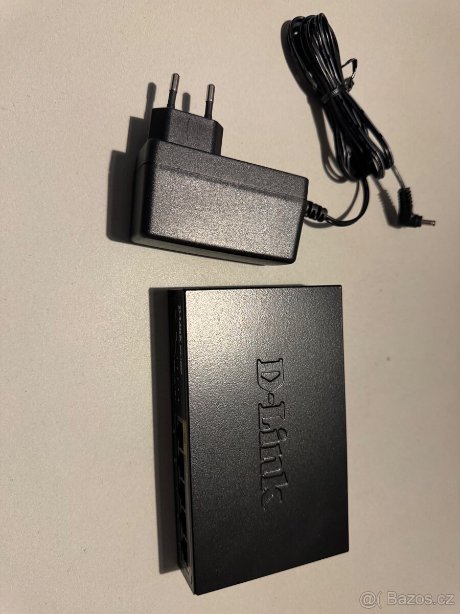 D-link DES-1005P 5port PoE switch - 2