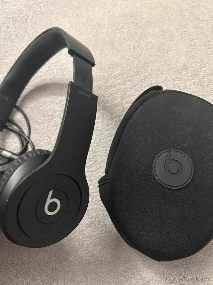 Sluchátka Beats Solo HD černé s pouzdrem - 2