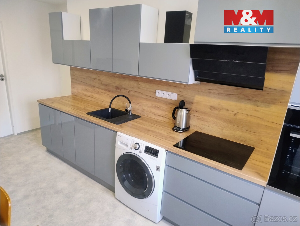 Pronájem bytu 2+1, 56 m², Opava, ul. náměstí Svaté Hedviky - 2