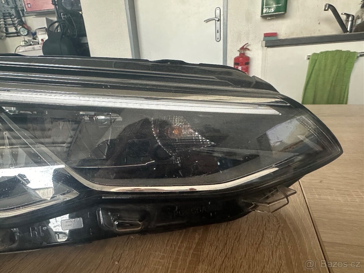 Světlo Volskwagen Golf - 2