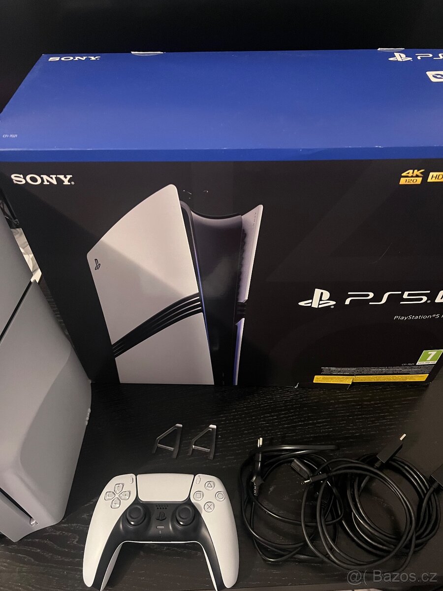 PS5 Slim 1TB s mechanikou 4 měsíce starý v záruce - 2