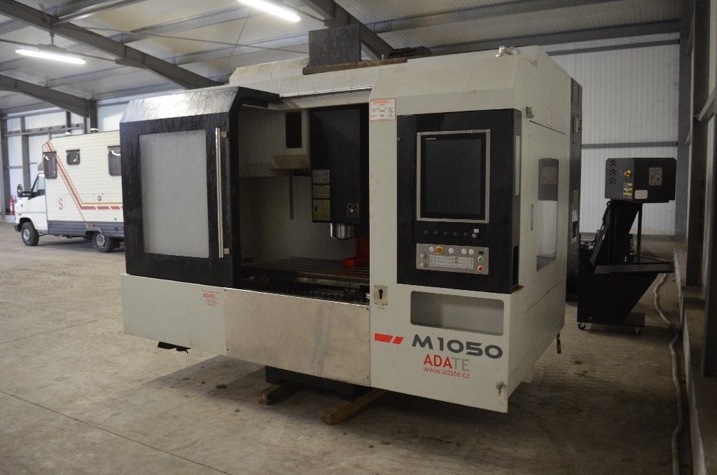 ADATE MOCROCUT M1050 CNC OBRÁBĚCÍ CENTRUM S PŘÍSLUŠENSTVÍM - 2