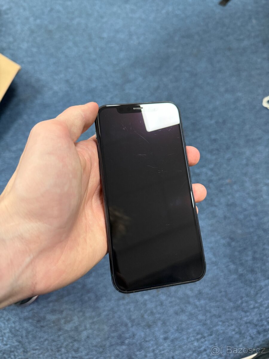 iPhone 11 Pro 64GB – Midnight Green - 2