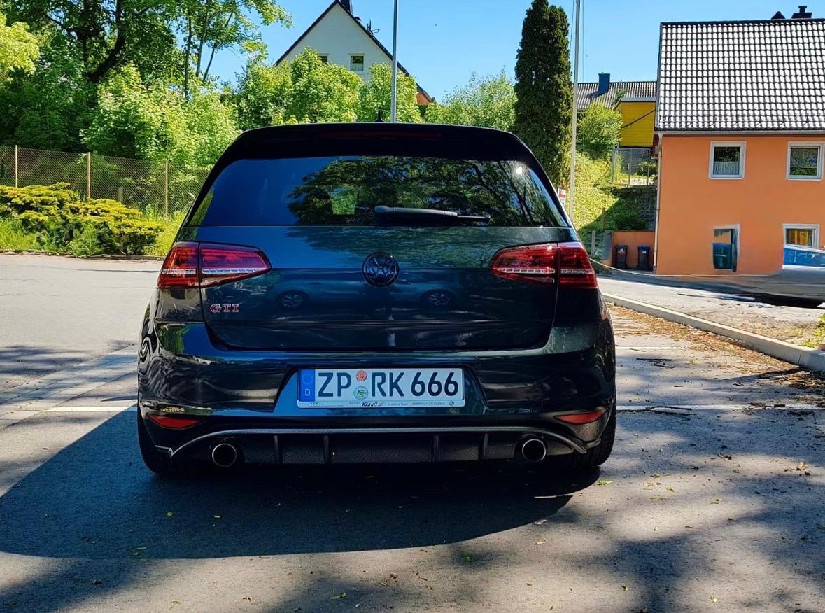 Volkswagen Golf 7 GTi Preformance 300 koni - 2