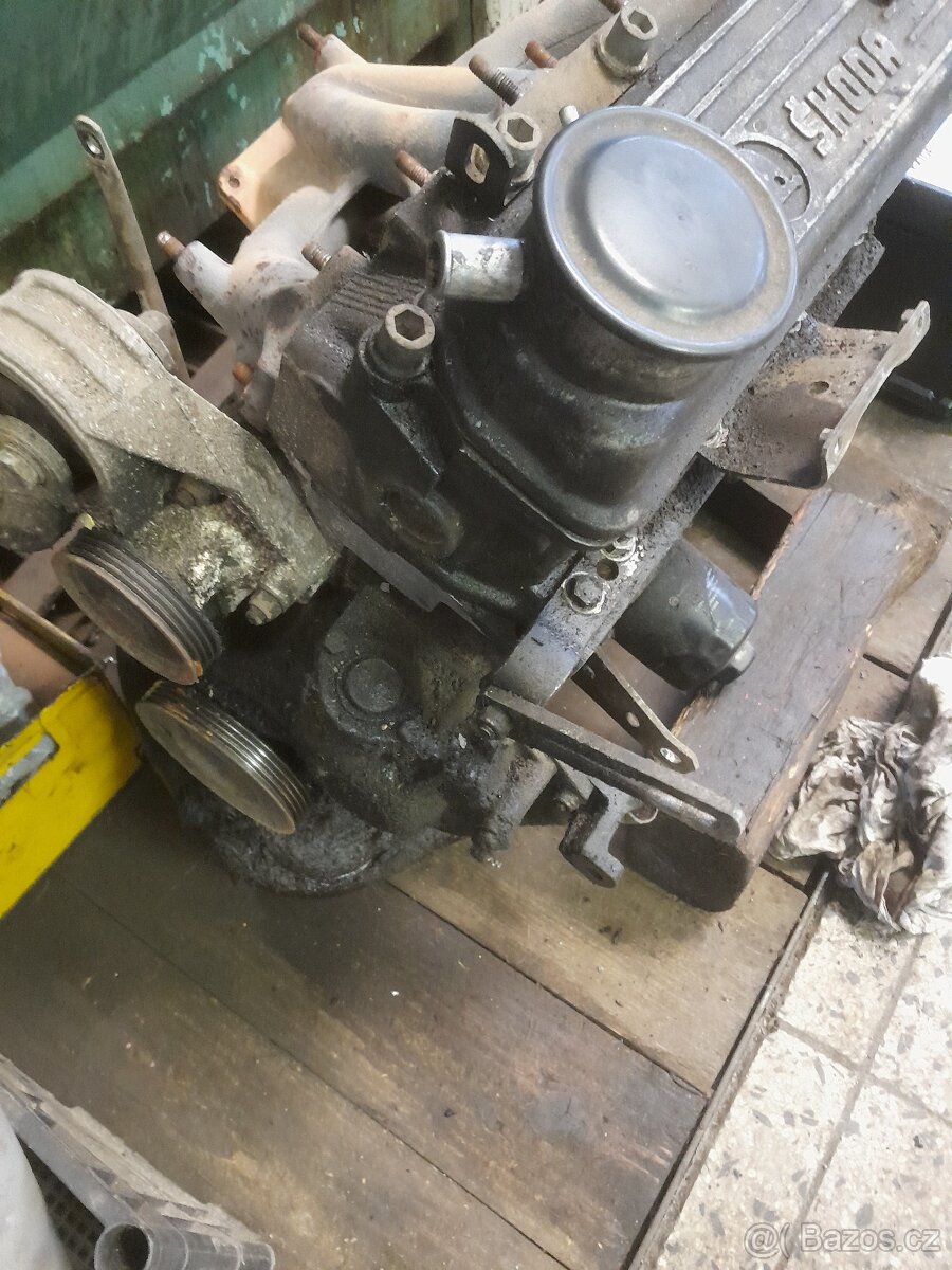 Škoda Felicia motor 1.3 MPi - 2