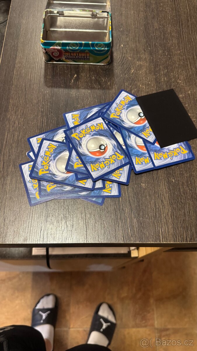 Kovová krabička a karty Pokémon - 2