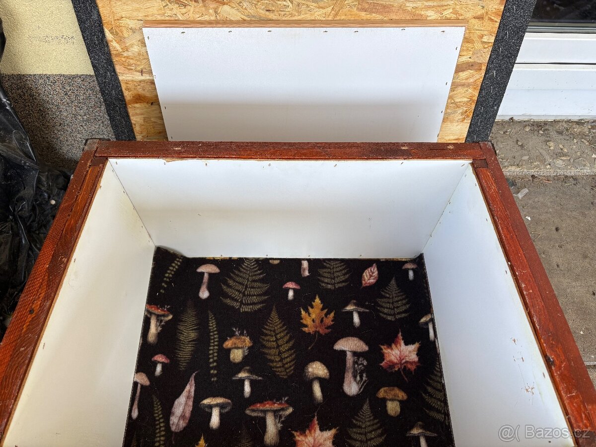 Psi bouda nová. - 2