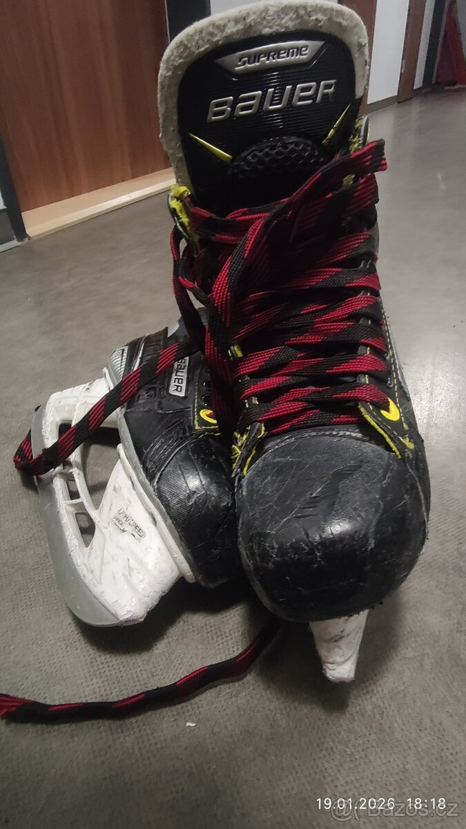 hokejové brusle Bauer Supreme S35, velikost 3,0 D - 2