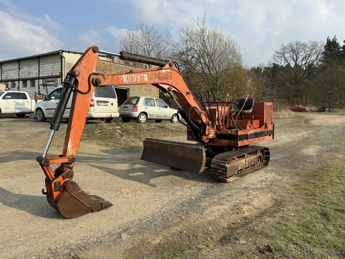 JAPONSKÝ MINIBAGR KUBOTA KH-15H 3300KG - 2