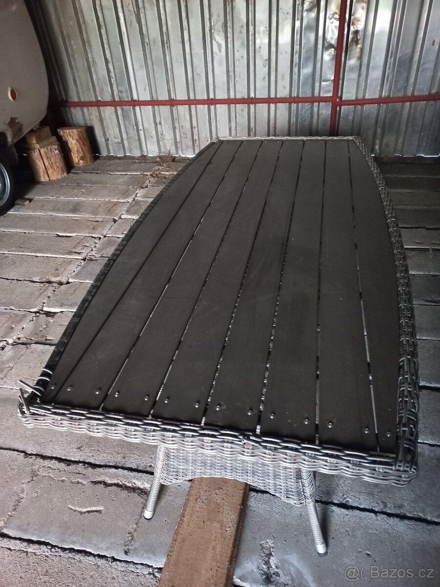 Zahradní, venkovní stůl - 2