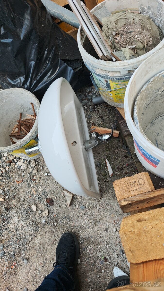 Umyvadlo včetně baterie - 2