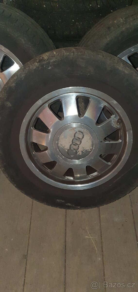 Sada kol Audi r15 - 2