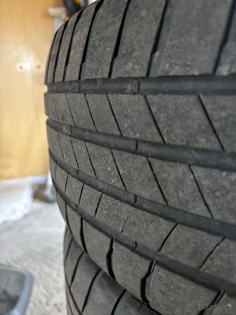Letní pneu Bridgestone 215/55/R17 - 2