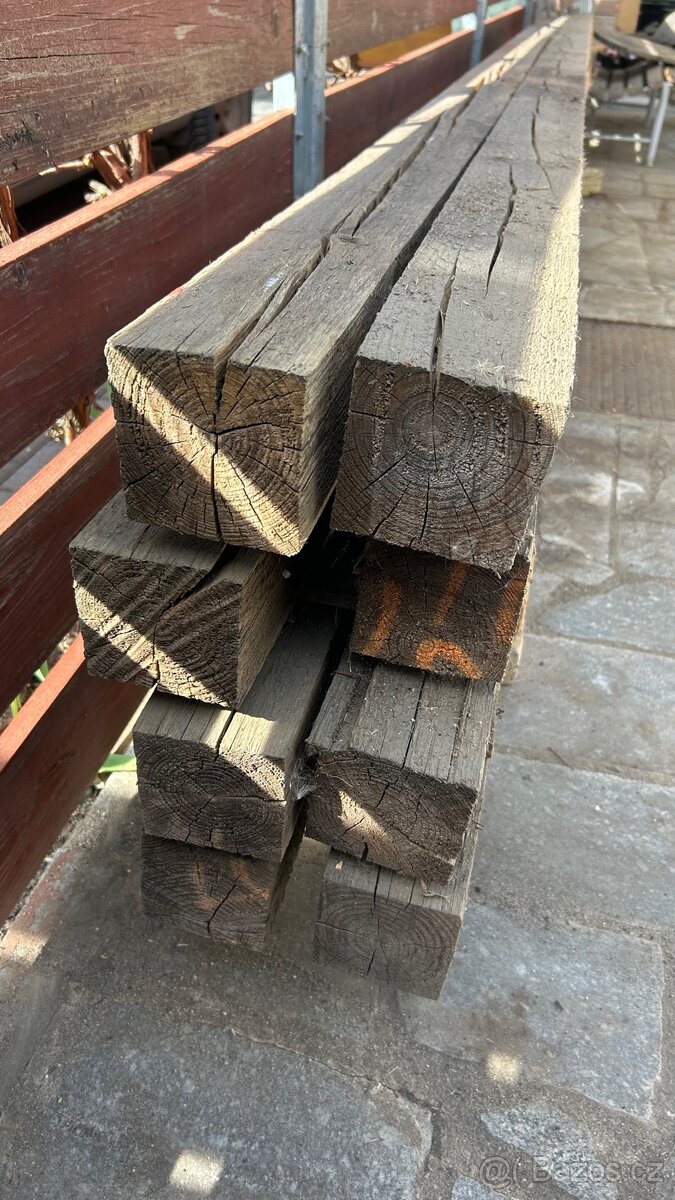Prodám dřevěné trámy cca 9x9cm - 2